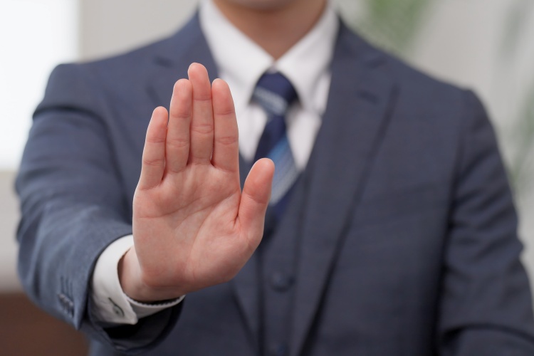 保険会社は弁護士特約を嫌がる？　対処法は？　使うデメリットも解説