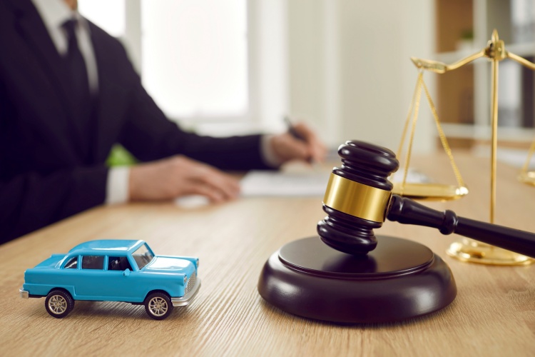 交通事故の弁護士特約の使い方　利用の流れから注意点まで徹底解説