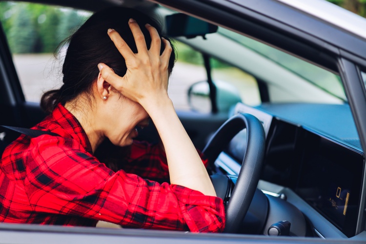 レンタカー運転中に事故！　保険は使える？　補償範囲についても解説