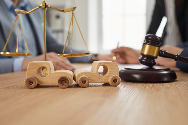 交通事故裁判の流れ｜期間や費用、裁判を起こすべきケース　弁護士が解説